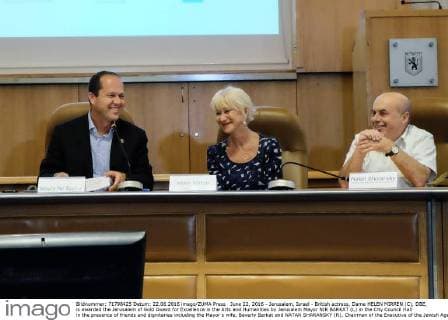 June 22, 2016 - Jerusalem, Israel - British actress, Dame HELEN MIRREN (C), DBE, is awarded the Jerusalem of Gold Award for Excellence in the Arts and Humanities by Jerusalem Mayor NIR BARKAT (L) in the City Council Hall in the presence of friends and dignitaries including the Mayor s wife, Beverly Barkat and NATAN SHARANSKY (R), Chairman of the Executive of the Jewish Agency. Jerusalem Israel - ZUMAa126