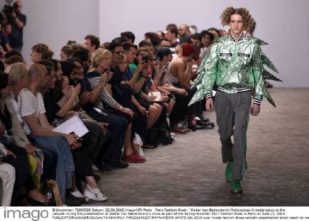 Paris Fashion Week - Walter Van Beirendonck Modenschau A model takes to the catwalk during the presentation of Walter Van Beirendonck s show as part of the Spring-Summer 2017 Fashion Week in Paris on June 22, 2016.  PAR201606107 MAYAxVIDON-WHITE