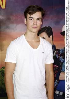Louis Held beim Fototermin anlässlich der Preisverleihung für über 2 Millionen Besucher des Kinofilms Bibi & Tina- Mädchen gegen Jungs im House of Weekend. Berlin, 22.06.2016 Foto:xS.xGabschx xFuturexImage