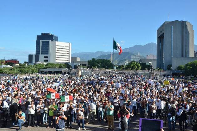 Mexiko: Proteste gegen geplante Reform der Bildungspolitik June 23, 2016 - Mexico - EUM20160623ACT02.JPG.MONTERREY, NL. ProtestManifestacion-NL.- Docentes marchan contra la reforma educativa y los hechos violentos de Oaxaca de fechas recientes, el jueves 23 de junio de 2016, en estas capital.  - ZUMAu78_