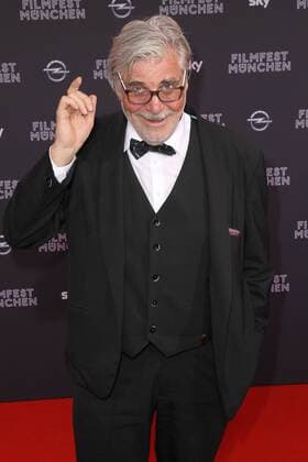 Peter Simonischek bei der Eröffnung vom Filmfest München mit der Kino Premiere von Toni Erdmann am 23.06.2016 in München Eroeffnung Opening Filmfest Muenchen 2016 