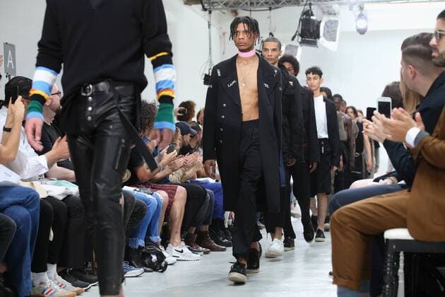 A model takes to the catwalk during the presentation of Christian Dada s show as part of the Spring-Summer 2017 Fashion Week in Paris on June 24, 2016.  PAR20160624102 MAYAxVIDON-WHITE