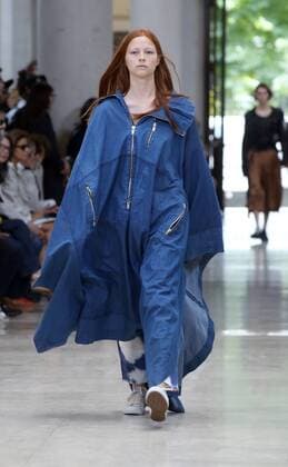 Paris Fashion Week - Etudes Modenschau A model takes to the catwalk during the presentation of Etudes show as part of the Spring-Summer 2017 Fashion Week in Paris on June 25, 2016.  PAR20160625110 MAYAxVIDON-WHITE