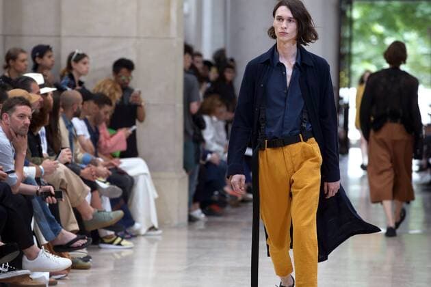 Paris Fashion Week - Etudes Modenschau A model takes to the catwalk during the presentation of Etudes show as part of the Spring-Summer 2017 Fashion Week in Paris on June 25, 2016.  PAR20160625107 MAYAxVIDON-WHITE