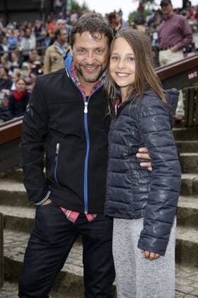 Patrick Bach mit Tochter Sienna bei der Premiere von Der Schatz im Silbersee bei den Karl-May-Spielen Bad Segeberg im Freilichttheater am Kalkberg. Bad Segeberg, 25.06.2016 Foto:xS.xGabschx xFuturexImage