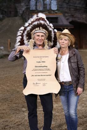 Gojko Mitic und Ute Thienel bei der Premiere von Der Schatz im Silbersee bei den Karl-May-Spielen Bad Segeberg im Freilichttheater am Kalkberg. Bad Segeberg, 25.06.2016 Foto:xS.xGabschx xFuturexImage