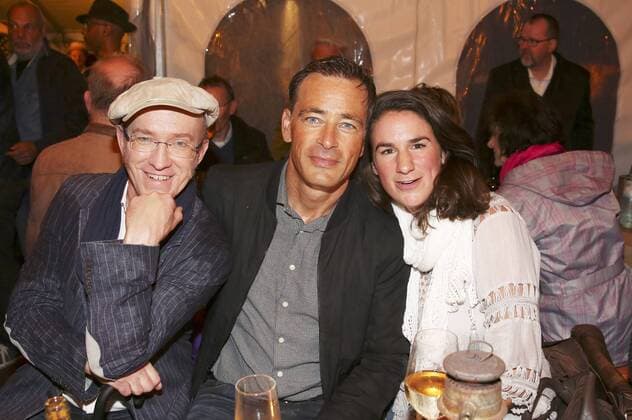 Peter Nottmeier und Jan Sosniok mit Ehefrau Nadine bei der Premiere von Der Schatz im Silbersee bei den Karl-May-Spielen Bad Segeberg im Freilichttheater am Kalkberg. Bad Segeberg, 25.06.2016 Foto:xS.xGabschx xFuturexImage