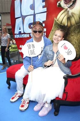 Otto Waalkes und Faye Montana bei der Premiere des Kinofilms Ice Age - Kollision voraus! Ice Age: Collision Course im Cinestar Sony Center. Berlin, 26.06.2016 Foto:xS.xGabschx xFuturexImage