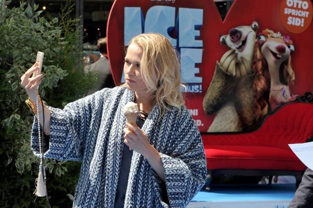 Deutschlandpremiere ICE AGE Kollision Voraus Nova Meierhenrich Ankunft zur Deutschlandpremiere ICE AGE Kollision Voraus im Cine Star SonyCenter in Berlin 26.06.2016