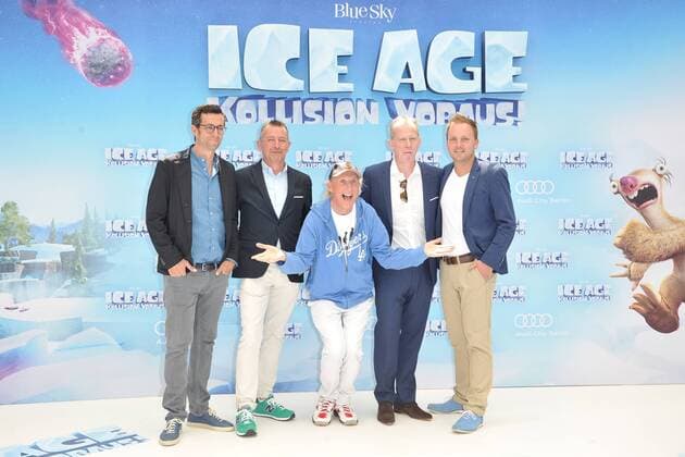Deutschlandpremiere ICE AGE Kollision Voraus Otto und das Produzententeam Ankunft zur Deutschlandpremiere ICE AGE Kollision Voraus im Cine Star SonyCenter in Berlin 26.06.2016