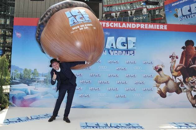 Deutschlandpremiere ICE AGE Kollision Voraus BEN, buergerlich, Bernhard Albrecht Matthias Lasse Bluemel Ankunft zur Deutschlandpremiere ICE AGE Kollision Voraus im Cine Star SonyCenter in Berlin 26.06.2016