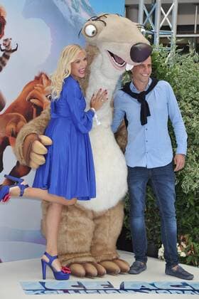 Deutschlandpremiere ICE AGE Kollision Voraus Oksana Kolenitchenko, Schwanger mit Ehemann Daniel , SID Ankunft zur Deutschlandpremiere ICE AGE Kollision Voraus im Cine Star SonyCenter in Berlin 26.06.2016
