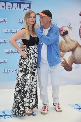 Deutschlandpremiere ICE AGE Kollision Voraus Regina Halmich, Otto Gerhard Waalkes Ankunft zur Deutschlandpremiere ICE AGE Kollision Voraus im Cine Star SonyCenter in Berlin 26.06.2016