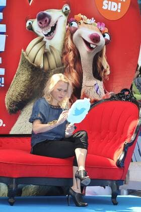 Deutschlandpremiere ICE AGE Kollision Voraus Nova Meierhenrich Ankunft zur Deutschlandpremiere ICE AGE Kollision Voraus im Cine Star SonyCenter in Berlin 26.06.2016
