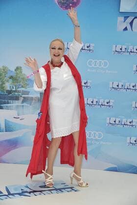 Deutschlandpremiere ICE AGE Kollision Voraus Barbara Schoene Ankunft zur Deutschlandpremiere ICE AGE Kollision Voraus im Cine Star SonyCenter in Berlin 26.06.2016