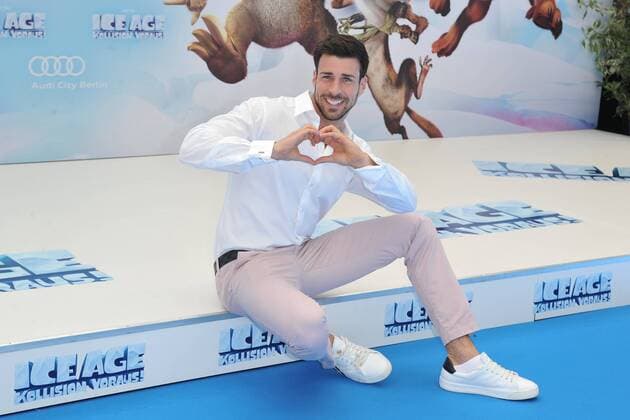 Deutschlandpremiere ICE AGE Kollision Voraus Leonard Freier, Bachekor Ankunft zur Deutschlandpremiere ICE AGE Kollision Voraus im Cine Star SonyCenter in Berlin 26.06.2016