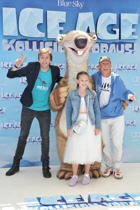 Deutschlandpremiere ICE AGE Kollision Voraus Freshtorge, Freshtorge, Torge Oelrich, Faye Montana, Otto Gerhard Waalkes Ankunft zur Deutschlandpremiere ICE AGE Kollision Voraus im Cine Star SonyCenter in Berlin 26.06.2016