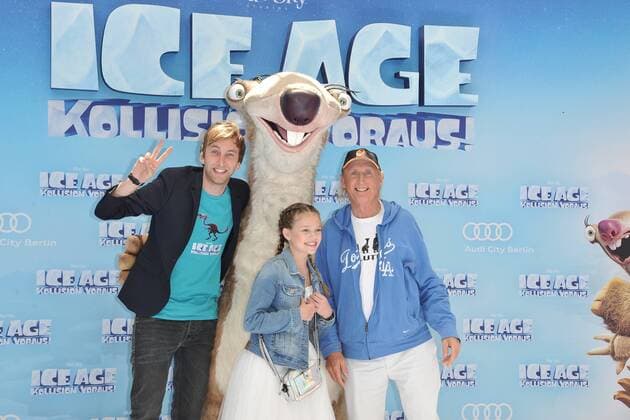 Deutschlandpremiere ICE AGE Kollision Voraus Freshtorge, Freshtorge, Torge Oelrich, Faye Montana, Otto Gerhard Waalkes Ankunft zur Deutschlandpremiere ICE AGE Kollision Voraus im Cine Star SonyCenter in Berlin 26.06.2016