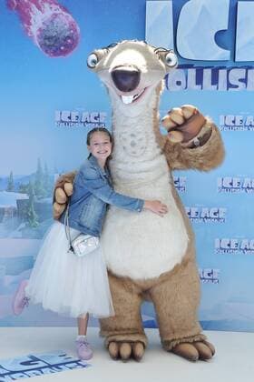 Deutschlandpremiere ICE AGE Kollision Voraus Faye Montana, SID Ankunft zur Deutschlandpremiere ICE AGE Kollision Voraus im Cine Star SonyCenter in Berlin 26.06.2016