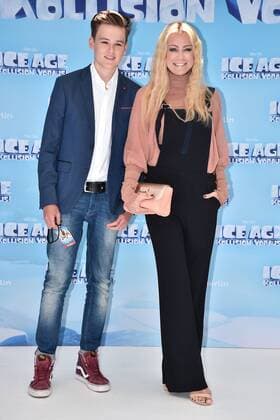 Jenny Elvers und ihr Sohn Paul Jolig bei der Ice Age- Kollision Voraus Kino Premiere am 26.06.2016 in Berlin Ice Age-Kollision VorausÒ Kinopremiere 2016 in Berlin 