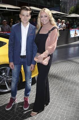 Jenny Elvers mit Sohn Paul Jolig bei der Premiere des Kinofilms Ice Age - Kollision voraus! Ice Age: Collision Course im Cinestar Sony Center. Berlin, 26.06.2016 Foto:xS.xGabschx xFuturexImage
