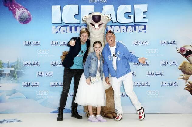Freshtorge, Faye Montana und Otto Waalkes bei der Premiere des Kinofilms Ice Age - Kollision voraus! Ice Age: Collision Course im Cinestar Sony Center. Berlin, 26.06.2016 Foto:xS.xGabschx xFuturexImage