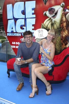 Tobey Wilson mit Freundin Sabrina Gehrmann bei der Premiere des Kinofilms Ice Age - Kollision voraus! Ice Age: Collision Course im Cinestar Sony Center. Berlin, 26.06.2016 Foto:xS.xGabschx xFuturexImage