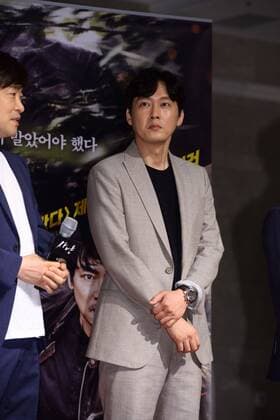 Je-hoon Lee,Kim Tae Ri,Jin-ung Jo and Seo Gang Joon attend the vip premiere of The Hunt at World Tower in Seoul, Korea on 27th June, 2016.(China and Korea Rights Out)  2016062800108