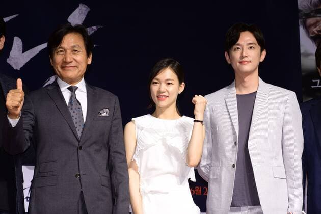 Je-hoon Lee,Kim Tae Ri,Jin-ung Jo and Seo Gang Joon attend the vip premiere of The Hunt at World Tower in Seoul, Korea on 27th June, 2016.(China and Korea Rights Out)  2016062800109