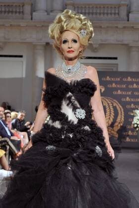 Harald Gloeoeckler Modenshow, die zertanzten Schuhe Kristina Bach Harald Gloeoeckler inziniert seine neuen Modenshow zur Fashion Week , die zertanzten Schuhe mit Promis im Hotel de Rome in Berlin 27.06.2016
