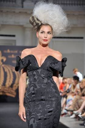 Harald Gloeoeckler Modenshow, die zertanzten Schuhe Guilia Siegel Harald Gloeoeckler inziniert seine neuen Modenshow zur Fashion Week , die zertanzten Schuhe mit Promis im Hotel de Rome in Berlin 27.06.2016