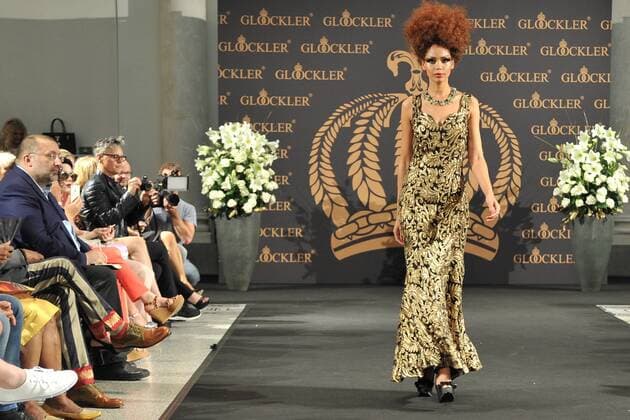 Harald Gloeoeckler Modenshow, die zertanzten Schuhe Model Harald Gloeoeckler inziniert seine neuen Modenshow zur Fashion Week , die zertanzten Schuhe mit Promis im Hotel de Rome in Berlin 27.06.2016