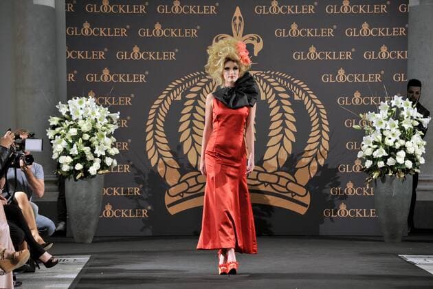 Harald Gloeoeckler Modenshow, die zertanzten Schuhe Model Harald Gloeoeckler inziniert seine neuen Modenshow zur Fashion Week , die zertanzten Schuhe mit Promis im Hotel de Rome in Berlin 27.06.2016