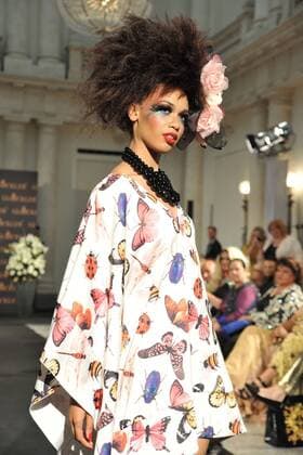 Harald Gloeoeckler Modenshow, die zertanzten Schuhe Model Harald Gloeoeckler inziniert seine neuen Modenshow zur Fashion Week , die zertanzten Schuhe mit Promis im Hotel de Rome in Berlin 27.06.2016