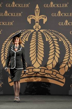Harald Gloeoeckler Modenshow, die zertanzten Schuhe Model Harald Gloeoeckler inziniert seine neuen Modenshow zur Fashion Week , die zertanzten Schuhe mit Promis im Hotel de Rome in Berlin 27.06.2016