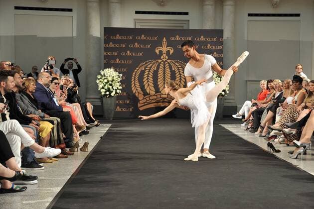 Harald Gloeoeckler Modenshow, die zertanzten Schuhe Ballett Taenzer der Mode-Inszenierung Harald Gloeoeckler inziniert seine neuen Modenshow zur Fashion Week , die zertanzten Schuhe mit Promis im Hotel de Rome in Berlin 27.06.2016