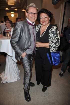 Harald Gloeoeckler Modenshow, die zertanzten Schuhe Rene Koch, Theophana Prinzessin von Sachsen Herzogin zu Sachsen Harald Gloeoeckler inziniert seine neuen Modenshow zur Fashion Week , die zertanzten Schuhe mit Promis im Hotel de Rome in Berlin 27.06.2016