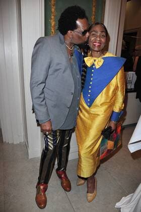 Harald Gloeoeckler Modenshow, die zertanzten Schuhe Marcia Barrett mit Ehemann Markus James Harald Gloeoeckler inziniert seine neuen Modenshow zur Fashion Week , die zertanzten Schuhe mit Promis im Hotel de Rome in Berlin 27.06.2016