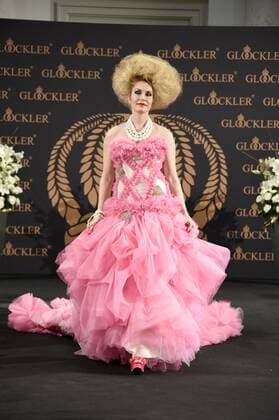 Elna-Margret Prinzessin zu Bentheim und Steinfurt bei der Mode-Inszenierung des Märchens Die zertanzten Schuhe live mit Stardesigner Harald Glööckler auf der Mercedes-Benz Fashion Week Berlin Spring Summer 2017. Berlin, 27.06.2016 Foto:xFredericx xFuturexImage