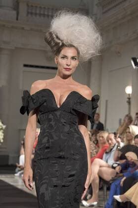 Giulia Siegel bei der Mode-Inszenierung des Märchens Die zertanzten Schuhe live mit Stardesigner Harald Glööckler auf der Mercedes-Benz Fashion Week Berlin Spring Summer 2017. Berlin, 27.06.2016 Foto:xFredericx xFuturexImage