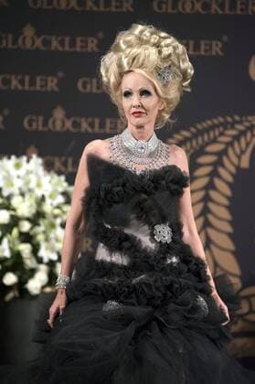 Kristina Bach bei der Mode-Inszenierung des Märchens Die zertanzten Schuhe live mit Stardesigner Harald Glööckler auf der Mercedes-Benz Fashion Week Berlin Spring Summer 2017. Berlin, 27.06.2016 Foto:xFredericx xFuturexImage