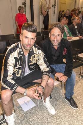 Jay Khan und Falk-Willy Wild bei der Mode-Inszenierung des Märchens Die zertanzten Schuhe live mit Stardesigner Harald Glööckler auf der Mercedes-Benz Fashion Week Berlin Spring Summer 2017. Berlin, 27.06.2016 Foto:xK.xWernerx xFuturexImage
