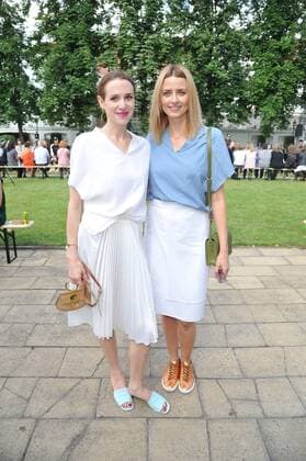 Julia Malik und Eva Padberg bei der Ankunft zur Hien Le Modenschau im Rahmen der Mercedes-Benz Fashion Week Frühjahr Sommer 2017 am 28.06.2016 in Berlin MBFW Fashionweek in Berlin 2016- Hien Le Fashion Show 