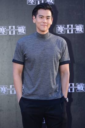 (160628) -- TAIPEI, June 28, 2016 () -- Actor Eddie Peng attends the premiere of the movie Cold War 2 in Taipei, southeast China s Taiwan, June 28, 2016. The movie is expected to hit the screen in Taiwan on July 8. () (mp) CHINA-TEIPEI-MOIVE-PREMIERE (CN) Xinhua 