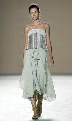 A model presents the creations of Sita Murt during the second journey of 080 Barcelona Fashion in Barcelona, Catalonia, Spain, 28 June 2016. SITA MURT FASHION SHOW !ACHTUNG: NUR REDAKTIONELLE NUTZUNG!  BCN001 20160628-636027492400681405