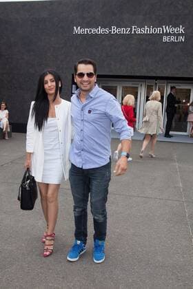 Ebru Oezyuerek und Buelent Sharif - Ankunft zur Eva Herzog Fashion-Show im Rahmen der Mercedes-Benz Fashion Week Berlin Spring Summer 2017 im Erika-Hess-Eisstadion in Berlin am 28.06.2016. Mercedes-Benz Fashion Week Berlin Spring Summer 2017
