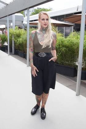 Lexy Hell - Ankunft zur Eva Herzog Fashion-Show im Rahmen der Mercedes-Benz Fashion Week Berlin Spring Summer 2017 im Erika-Hess-Eisstadion in Berlin am 28.06.2016. Mercedes-Benz Fashion Week Berlin Spring Summer 2017
