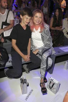 Berlin Fashion Week - Riani Modenschau Ursula Karven mit Sohn Daniel Veres bei der Riani Fashion Show auf der Mercedes-Benz Fashion Week Berlin Spring Summer 2017. Berlin, 28.06.2016 Foto:xS.xGabschx xFuturexImage