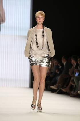 Berlin Fashion Week - Promis auf dem Laufsteg bei der Riani Modenschau Kim Knizdo bei der Riani Fashion Show auf der Mercedes-Benz Fashion Week Berlin Spring Summer 2017. Berlin, 28.06.2016 Foto:xS.xGabschx xFuturexImage