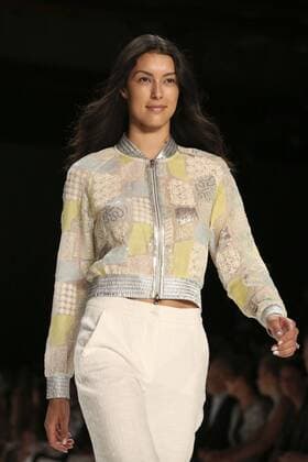 Berlin Fashion Week - Promis auf dem Laufsteg bei der Riani Modenschau Rebecca Mir bei der Riani Fashion Show auf der Mercedes-Benz Fashion Week Berlin Spring Summer 2017. Berlin, 28.06.2016 Foto:xS.xGabschx xFuturexImage